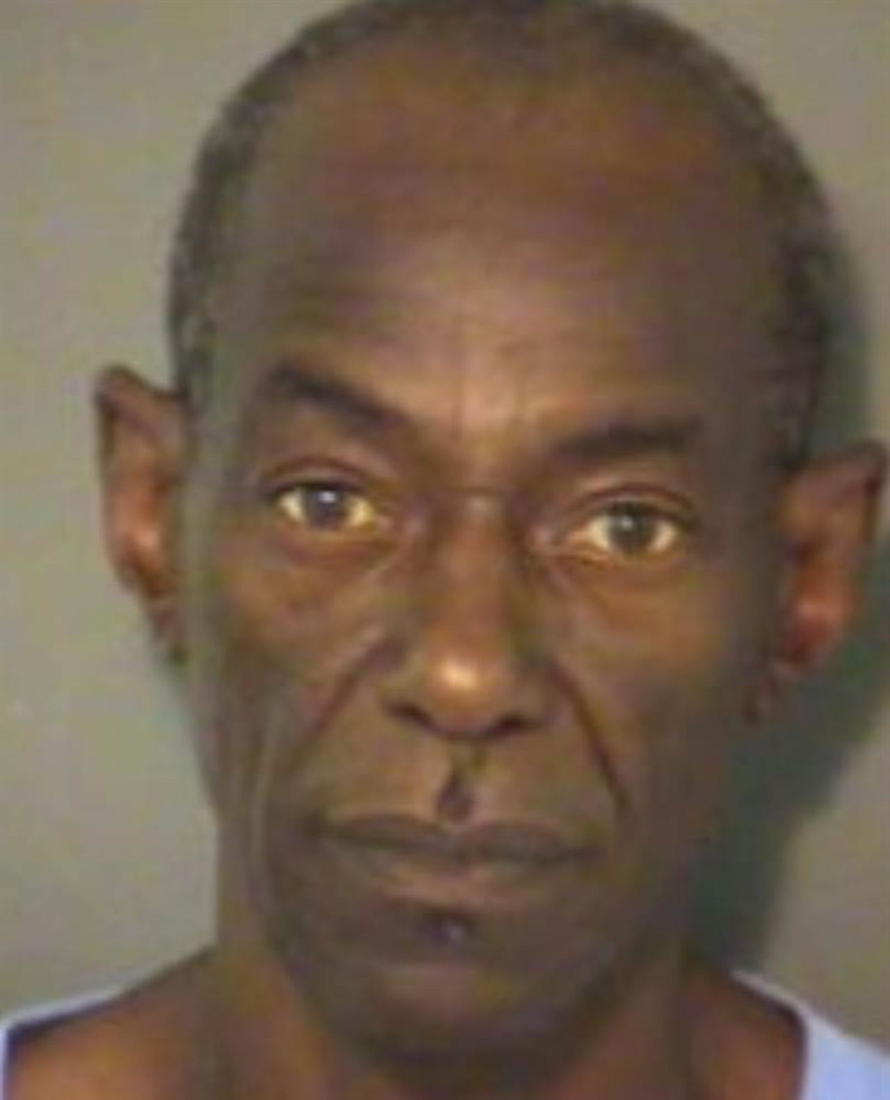 ดักลาส คลีฟแลนด์ โคลสัน ผู้ต้องสงสัย