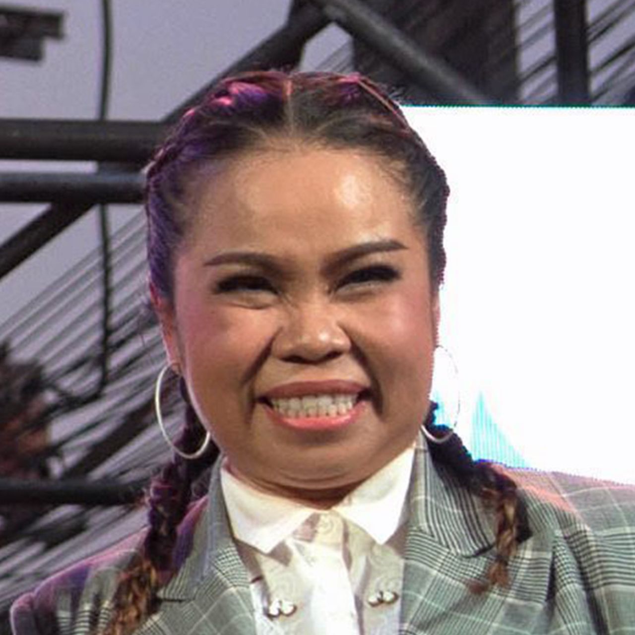 ทั้งๆที่ ปู คำภีร์ ย้ำเสมอ! อยากล้างภาพ และการตีกันไม่ได้อยู่ที่คน มันอยู่ที่การศึกษา “แฟนคลับ” เพลง คำภีร์ อย่าง ตุ๊กกี้ ขอเป็นกำลังใจให้ เสียใจและเสียดายที่อดดู!!