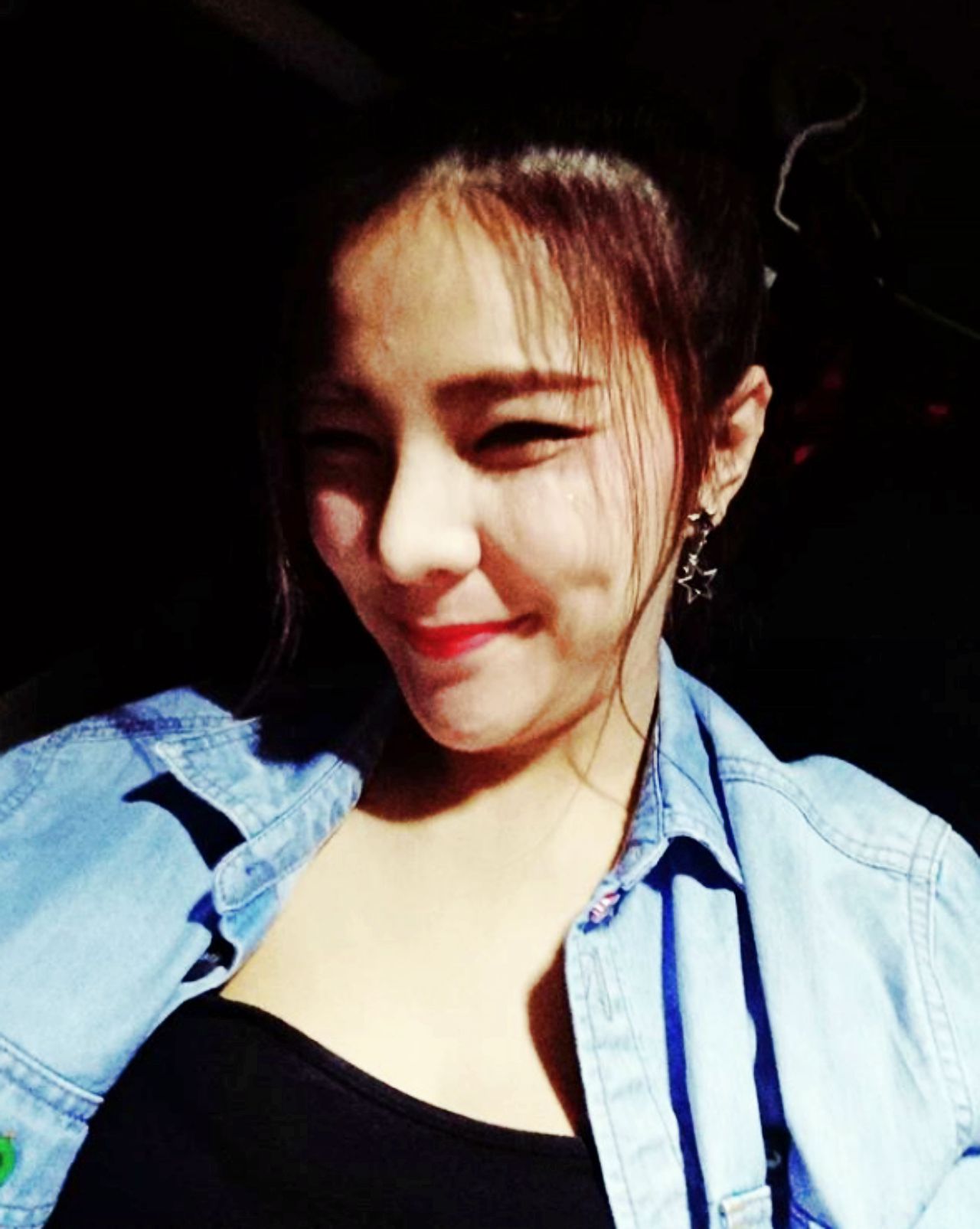 รูปนี้หน้าคล้ายจันจิ แฟนมาริโอ้