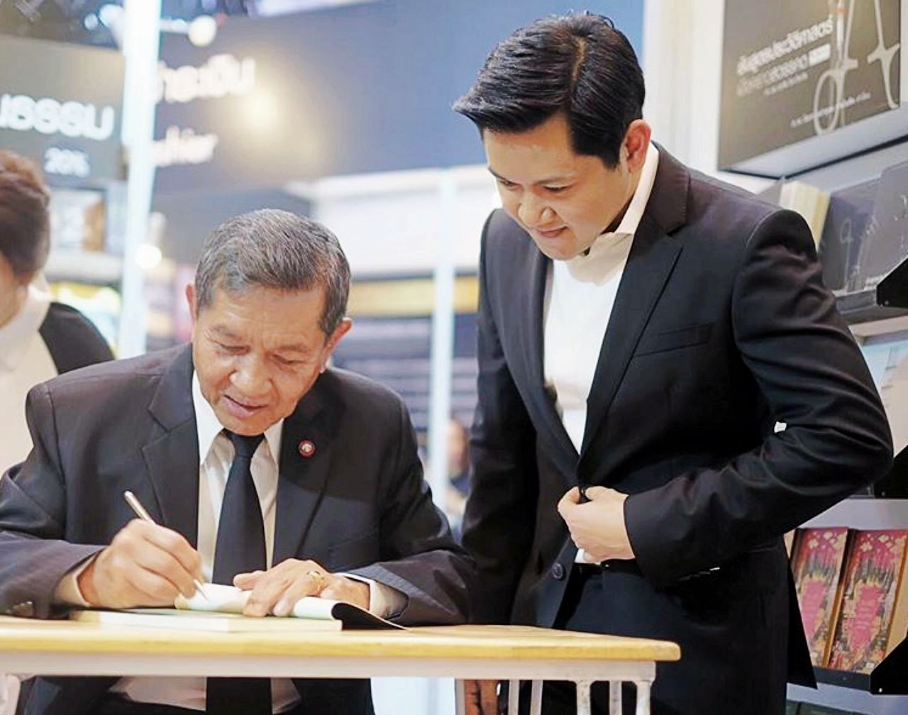 กับคุณพ่อ สนธิ