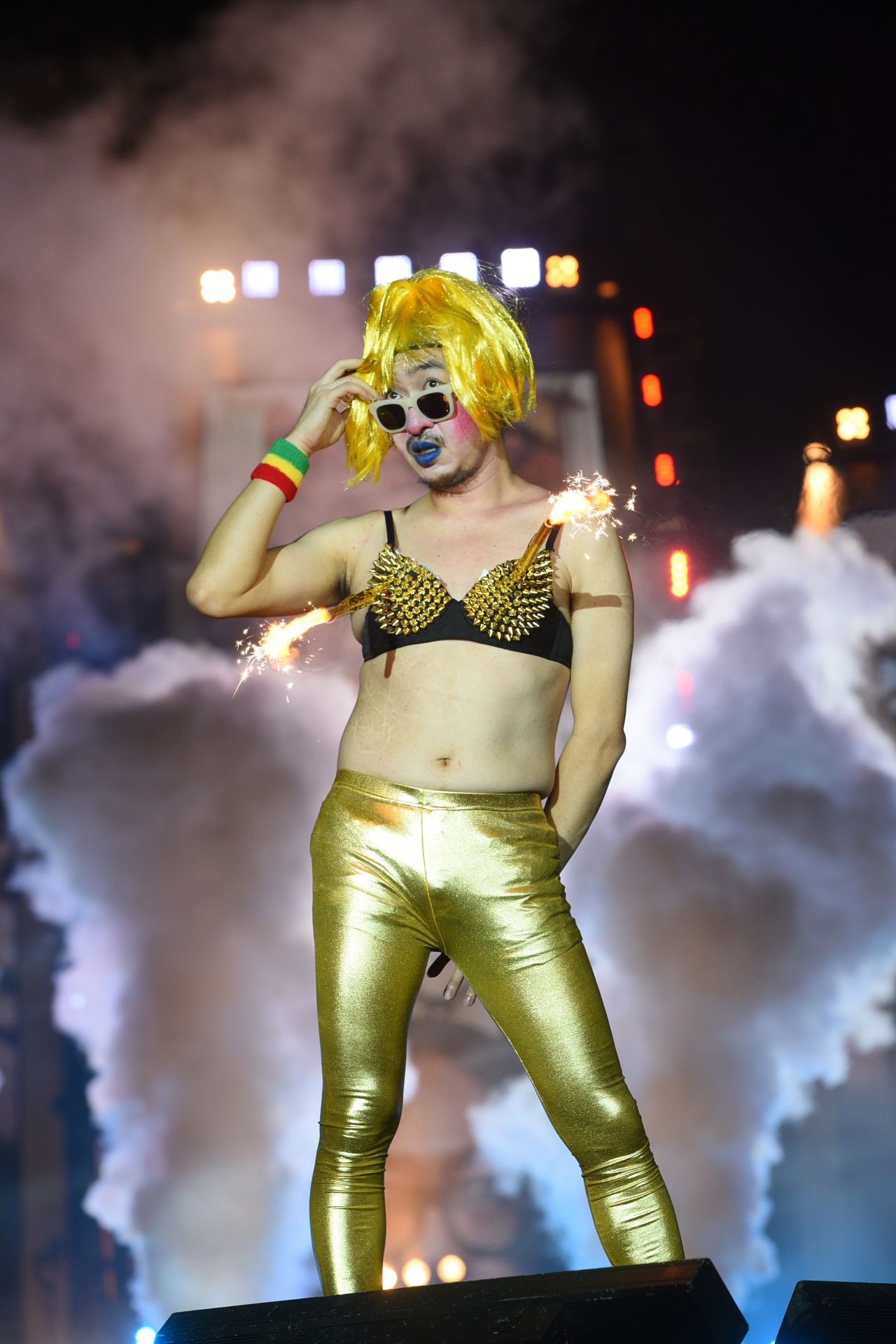 สอง พาราด็อกซ์ ไม่มีใครสู้คนนี้ได้