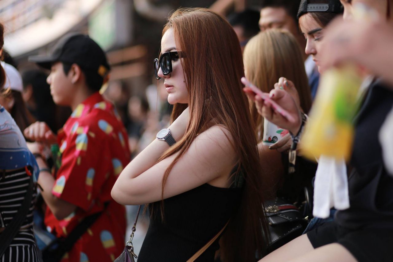 เผลอก็สวย