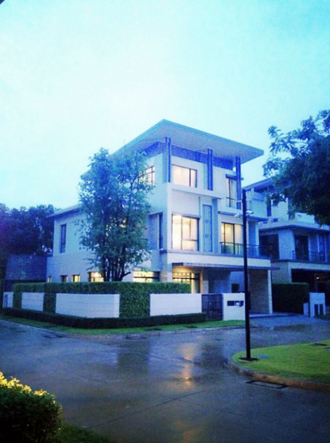 หลังมุมวิวดี๊ดี