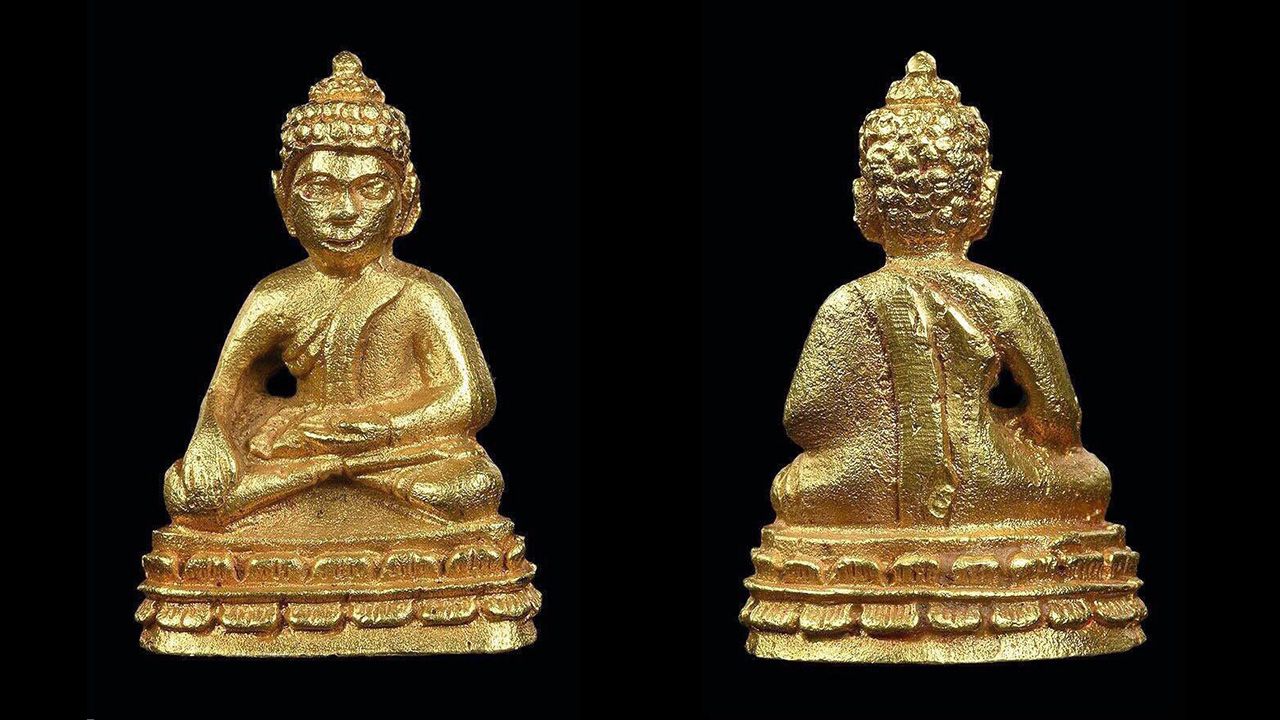 พระชัยวัฒน์ ชินบัญชร เนื้อทองคำ หลวงปู่ทิม วัดละหารไร่ ของ พ.ต.อ.ทรงโปรด สิริสุขะ.