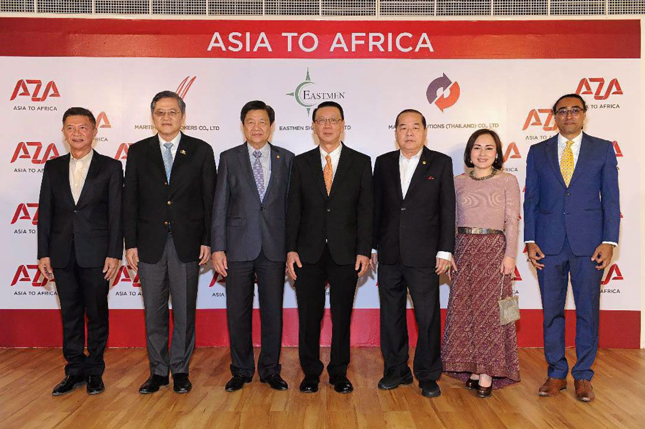 เดินเรือ ณรงค์ศักดิ์ พุทธพรมงคล เปิดตัว “เอเชีย ทู แอฟริกา” บริการสายการเดินเรือของบริษัทอีสท์เมนชิปปิ้ง โดยมี ร.ต.ท.เจริญ เหล่าธรรมทัศน์, ชูเกียรติ โอภาสวงศ์, วิวัฒน์ เวศย์ไกรศรี และ อาภาพรรณ กิติเรียงลาภ มาร่วมงานด้วย ที่อาคารไทยซีซี ถนนสาทรใต้ วันก่อน.