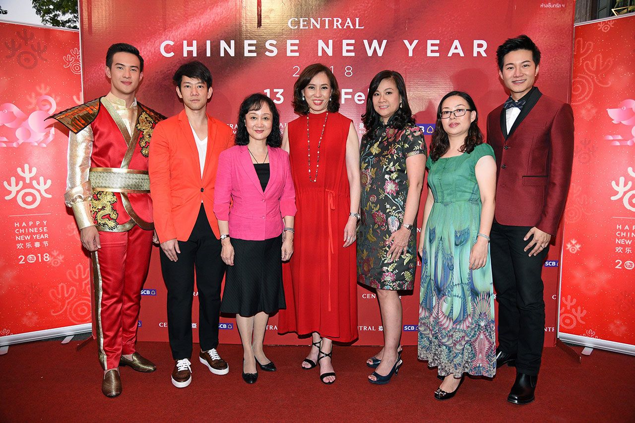 ฉลองใหญ่ นิตย์สินี จิราธิวัฒน์ จัดงาน Central Chinese New Year 2018 ฉลองเทศกาลตรุษจีน พร้อมชมมังกรและการเชิดสิงโตเสริมสิริมงคล โดยมี อานันท์ทวีป ชยางกูร ณ อยุธยา, หลัน ซูหง, ผกาฉัตร เตชาบูรพานนท์ และ เจมส์ มาร์ มาร่วมงานด้วย ที่ห้างเซ็นทรัลชิดลม วันก่อน.