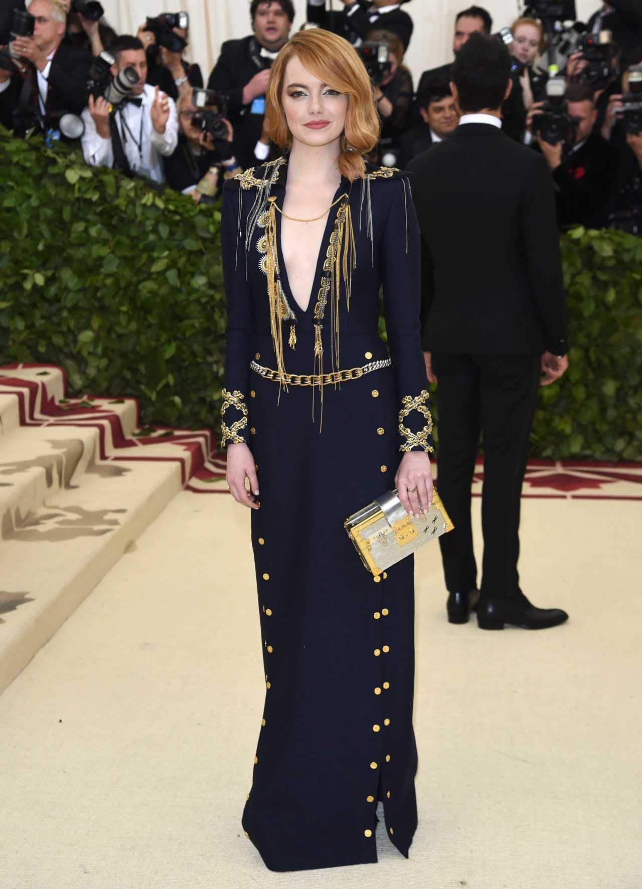 นางเอกออสการ์ เอ็มมา สโตน แหวกอกลึกพอมีลุ้นระทึก  