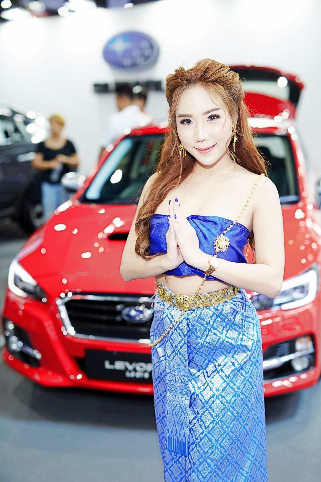 สวยสง่าในชุดไทย 