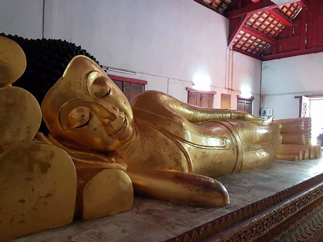 พระนอนที่วัดพระสิงห์.
