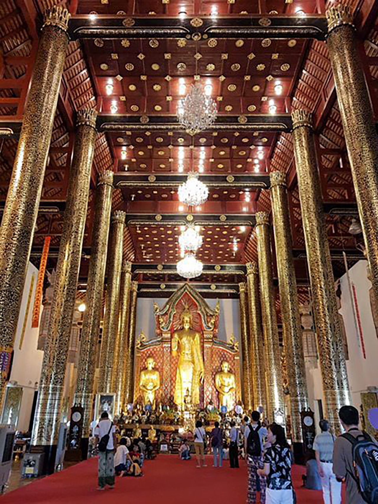 พระอัฏฐารส..ในวิหารวัดเจดีย์หลวง.