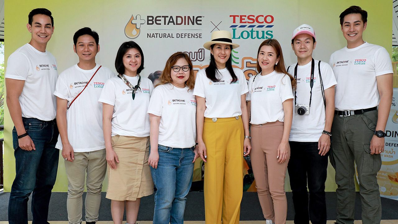 สนุกมาก - วราวรรณ จันทรสมบูรณ์ เปิดทริป “แคมป์ยกครัว ทัวร์ธรรมชาติ” พาครอบครัวผู้โชคดีร่วมผจญภัยและอนุรักษ์ธรรมชาติกับเบตาดีน เนเชอรัล ดีเฟนส์ โดยมี นัยรัตน์ รัตน์ประ สาทพร, ทิศา เฮงตระกูลสิน และ ดนัย จารุจินดา มาร่วมงานด้วย ที่อุทยานแห่งชาติกุยบุรี วันก่อน.