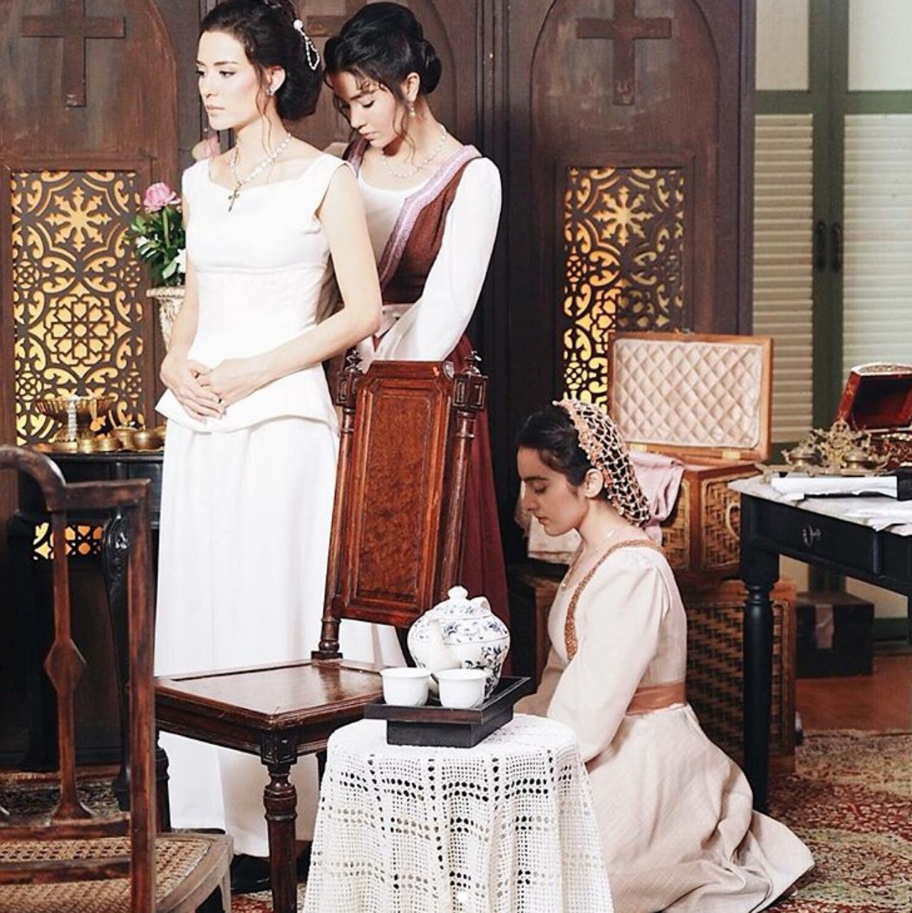 ก้มหน้าก้มตา เห็นแวบเดียวแต่หลายคนพูดถึง