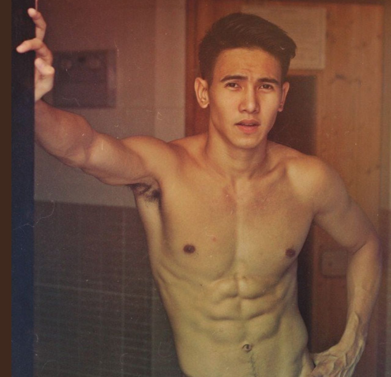 ซิกซ์แพ็กงามมาก