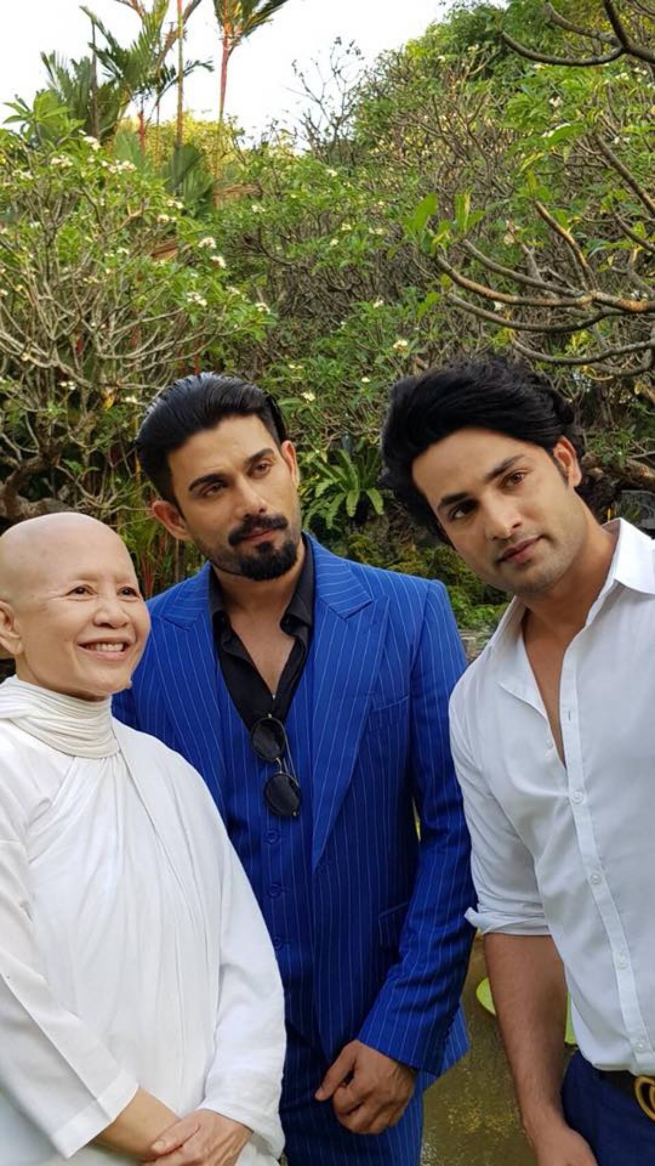 แม่ชีศันสนีย์ ต้อนรับสองพระเอกดังจากอินเดีย อภิราม แนน กับ  ฮิมานชู ที่เสถียรธรรมสถาน แถววัรชพล 