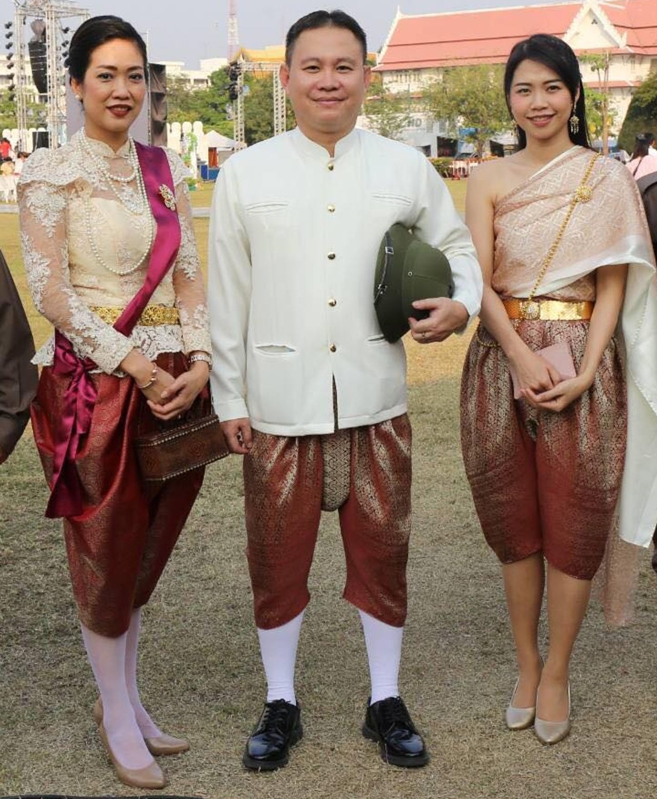 พ.ต.อ.อรุณ วชิรศรีสุกัญยา ผกก.2 บก.ป. และภรรยา 