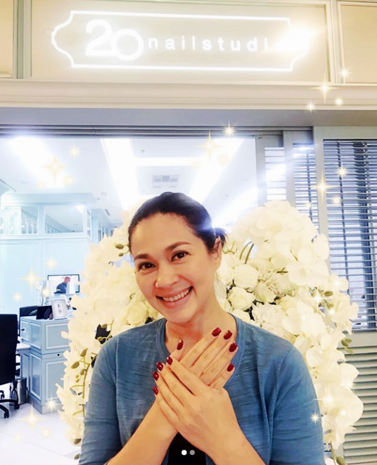 น้องแหม่มแวะไปทำเล็บที่ร้านพี่หนูแหม่ม