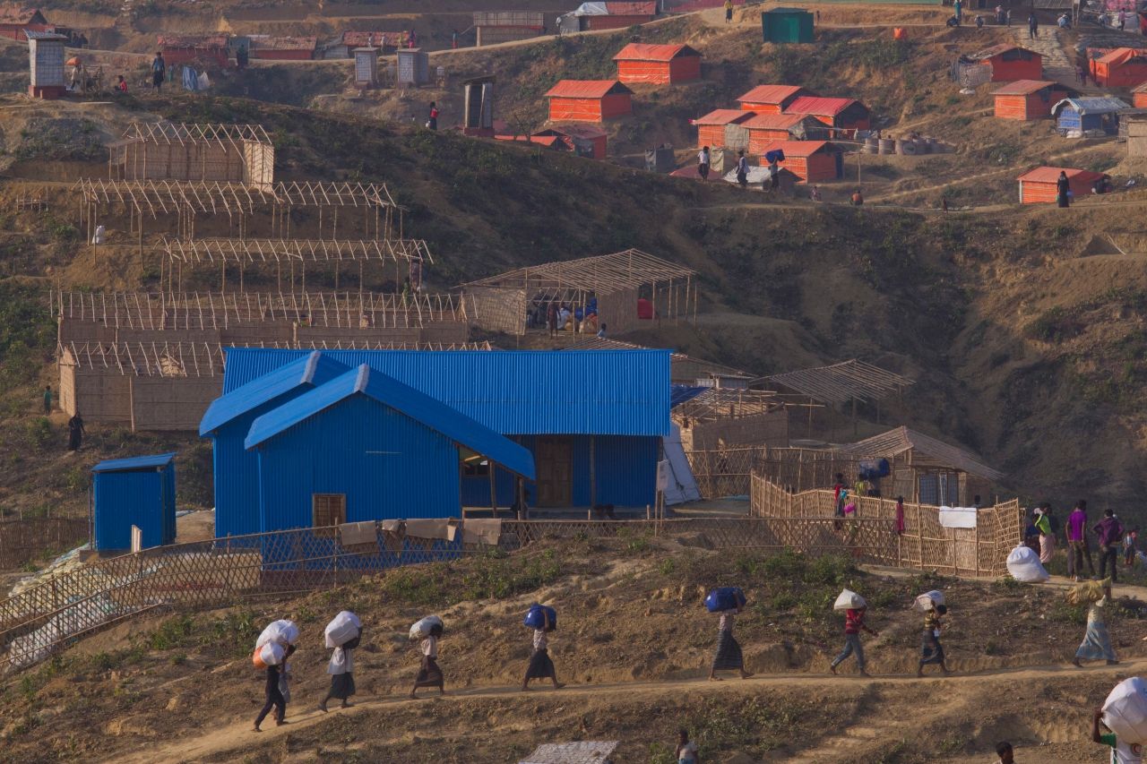 ผู้อพยพโรฮีนจา อาศัยอยู่ในเขตno man’s land ระหว่างชายแดนเมียนมากับบังกลาเทศ