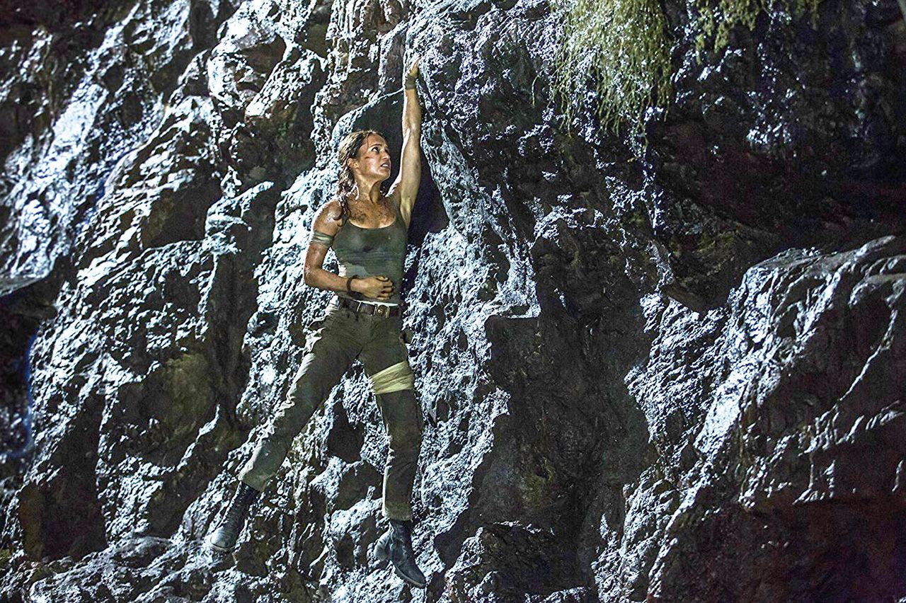 อลิเซีย วิกันเดอร์ เป็น ลาร่า ครอฟต์ ในแบบฉบับของตัวเอง