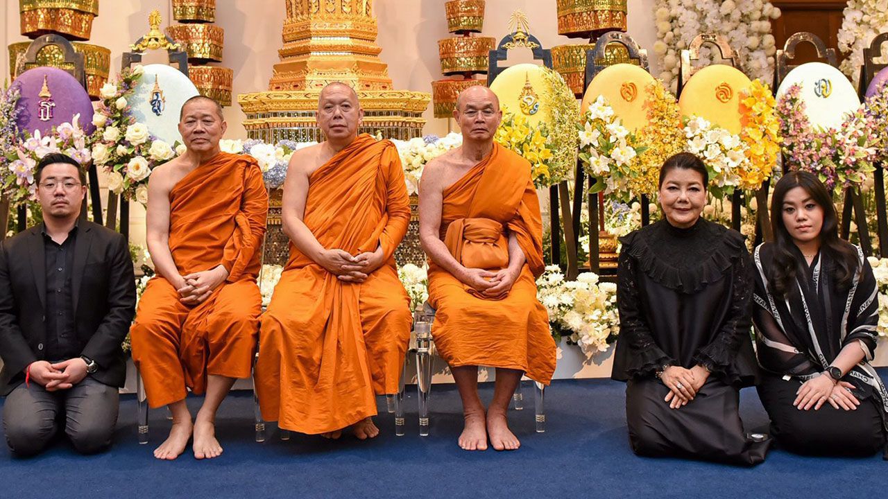 สู่สุคติ สมเด็จพระธีรญาณมุนี เจ้าอาวาสวัดเทพศิรินทราวาส เป็นประธานในพิธีสวดพระอภิธรรม ศพ วิชัย ศรีวัฒนประภา อดีต ปธ.กก.กลุ่มบริษัท คิง เพาเวอร์ โดยมี พระพรหมเสนาบดี, พระพรหมมังคลาจารย์ และ เอมอร ศรีวัฒนประภา มาร่วมในพิธีด้วย ที่วัดเทพศิรินทราวาส วันก่อน.