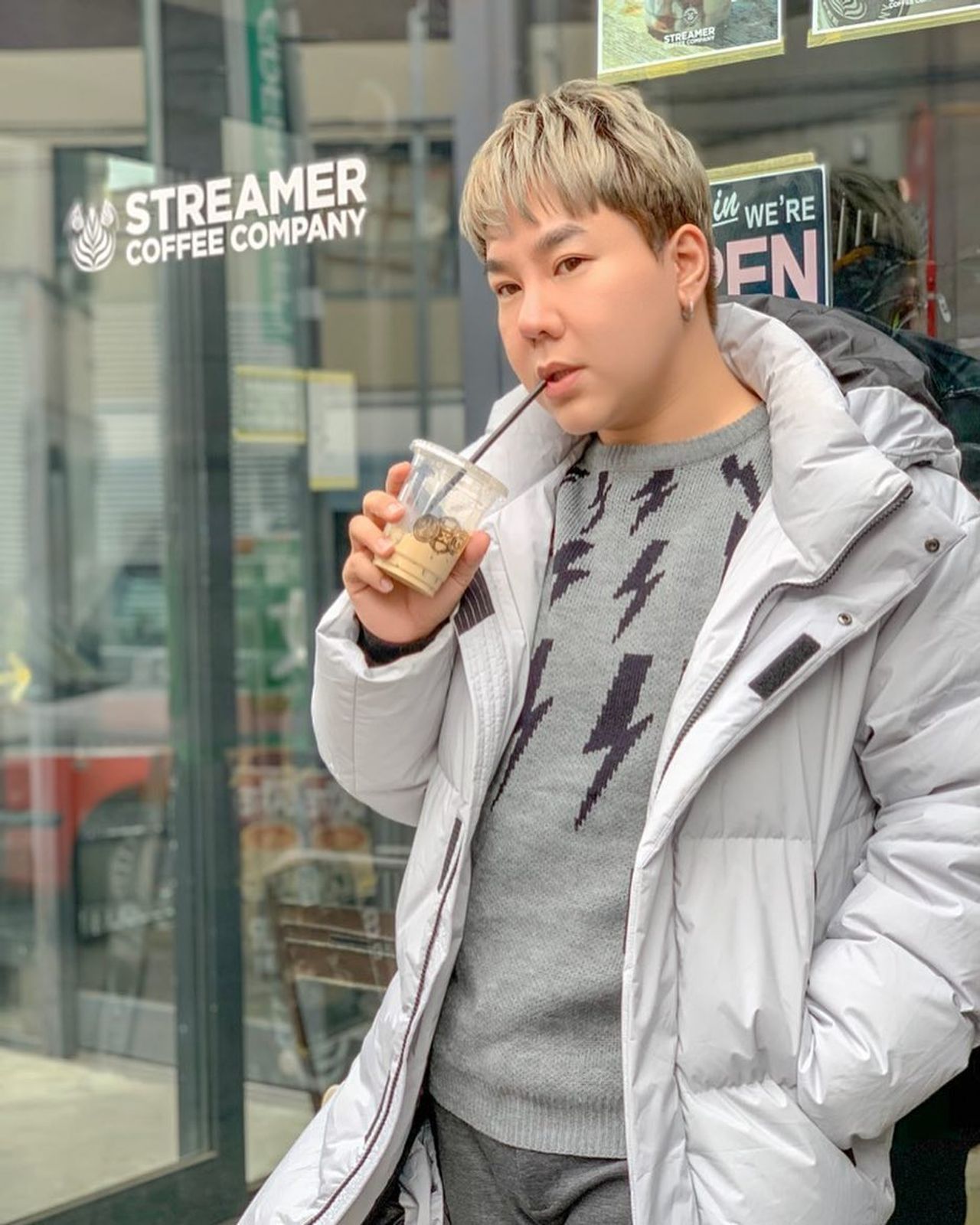 ดีเจบุ๊กโกะ ธนัชพันธ์ ขอบคุณภาพจากไอจี @bookko