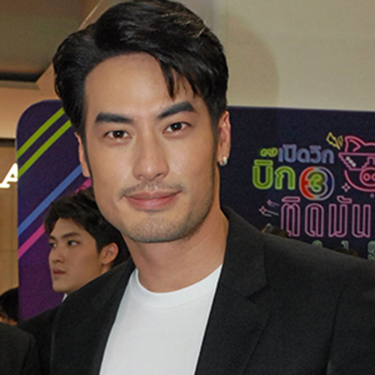 ไปดูแฟนมีตติ้ง ยูริ มา เพราะ บอย-ปกรณ์ ชอบมาก ตามไปกรี๊ด...เอ้ย!ไปคอมเมนต์ในไอจีแล้ว ยูริมากดไลค์ โอ๊ย...เจอสาวมาเยอะแต่งานนี้ ฟินสุดๆ #ชีวิตติ่งคอมพลีท.