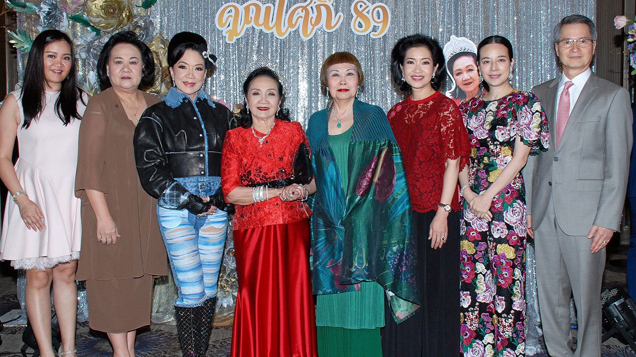 เบิร์ธเดย์ สุชัญญา บุญสูง จัดงานเลี้ยงฉลองวันเกิดครบ 89 ปี ให้คุณแม่ โศภี โชติกะพุกกณะ โดยมี จิตรามณฑน์ เตชะไพบูลย์, จรัมพร โชติกเสถียร, เพ็ชรากรณ์ วัชรพล, นวลพรรณ ล่ำซำ และ อุษณีย์ มหากิจศิริ ลีโอณีโอ มาร่วมงานด้วย ที่โรงแรมเรเนซองส์ วันก่อน.