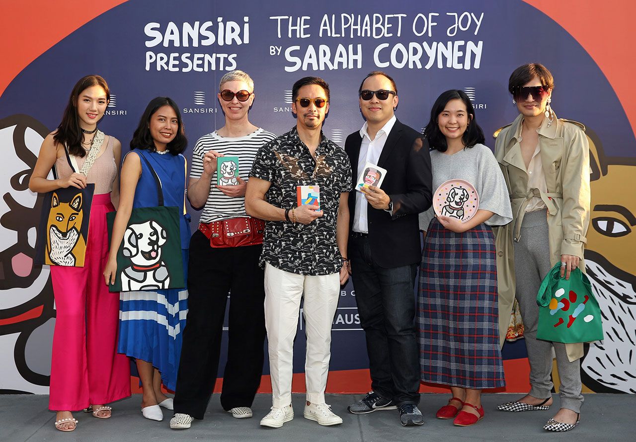 ตามไปชม นพปฎล พหลโยธิน จัดนิทรรศการ “SANSIRI PRESENTS THE ALPHABET OF JOY BY SARAH CORYNEN” ผลงานของ ซาร่า คอริเน็น โดยมี พิชิต วีรังคบุตร, มรุวุตม์ บูรณศิลปิน และ ดรัลชรัส  ศุขีวิริยะ มาร่วมงานด้วย ที่ธนาคารไทยพาณิชย์ สาขาตลาดน้อย วันก่อน.