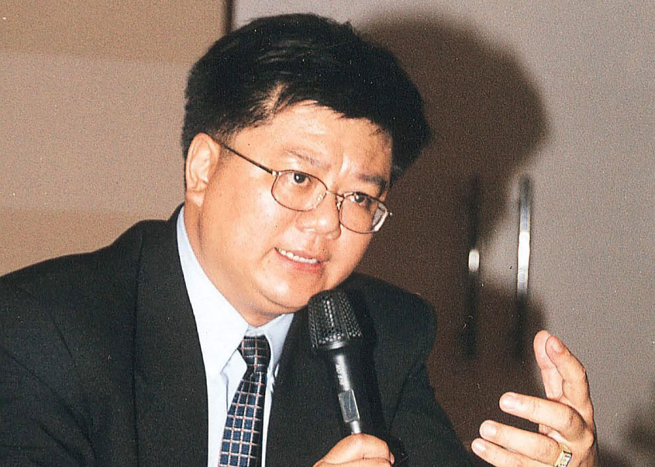 ศ.นพ.รณชัย คงสกนธ์ นายกแพทยสมาคมฯ