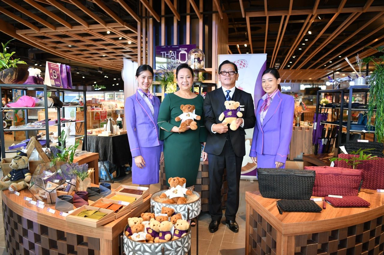 (นางปริยา จุลกะรัตน์ และนายเคนจิ โฮริกูจิ)