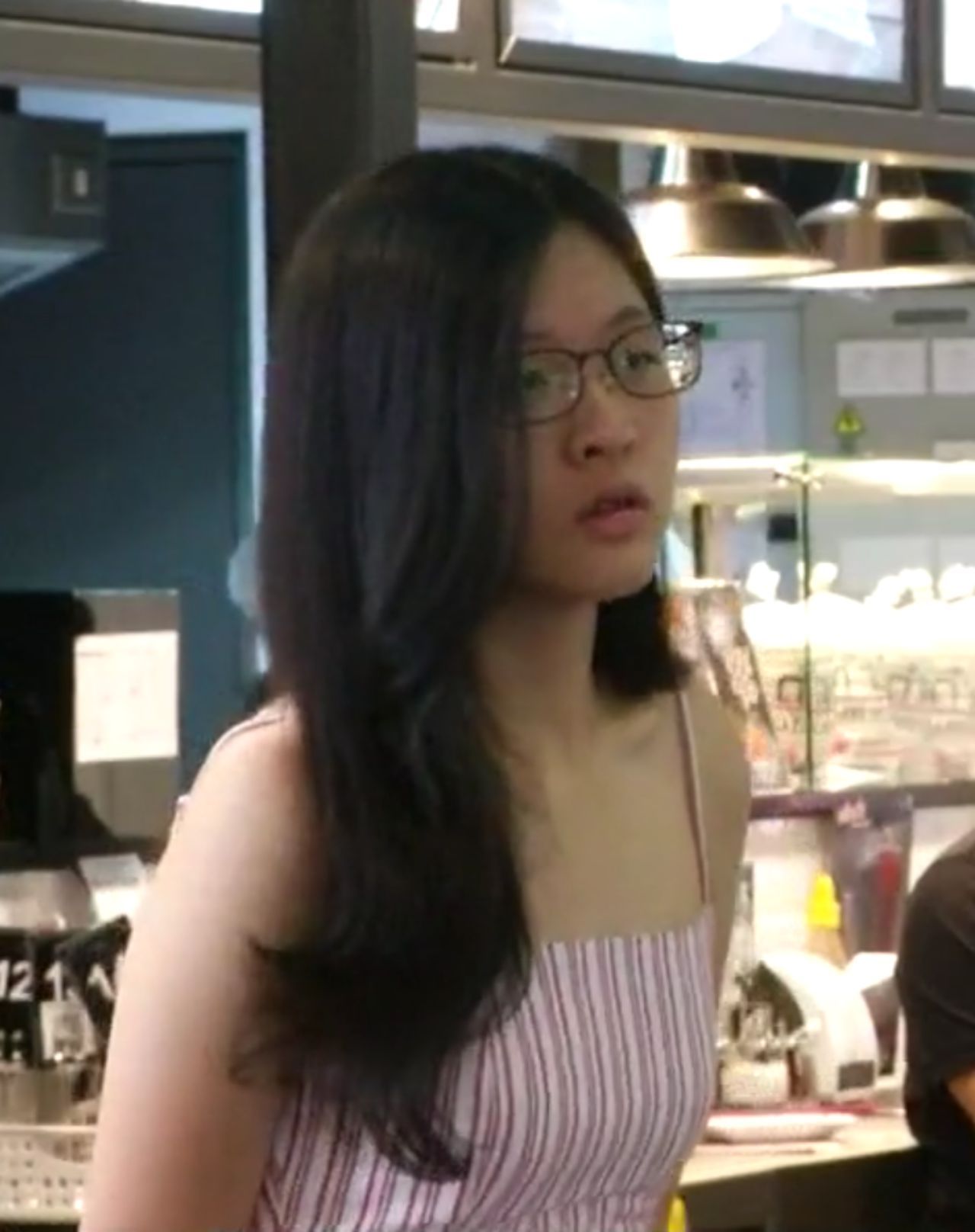 สายเดี่ยวชมพูสลับขาว 