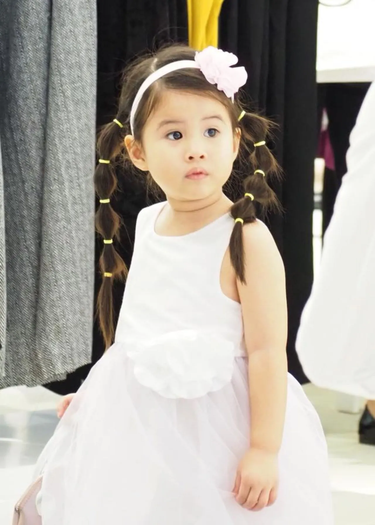 หน้านิ่งก็ยังน่ารัก