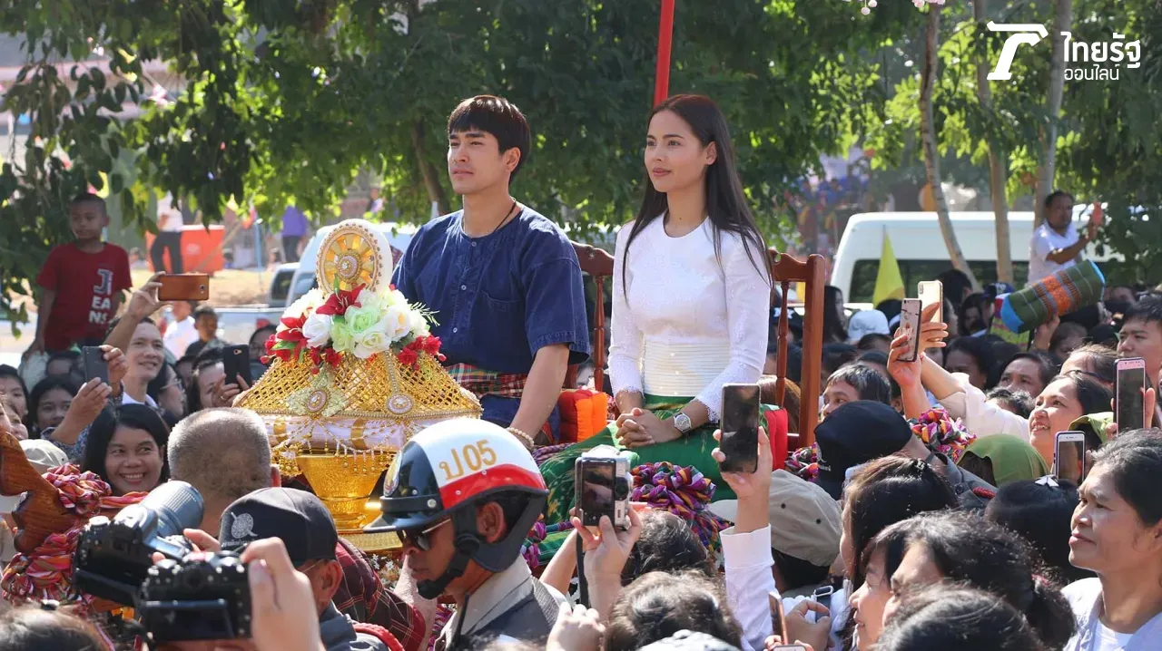 คู่รักสายบุญ ณเดชน์-ญาญ่า ทอดกฐินเข้าวัดได้เงิน 4 ล้านบาท!!