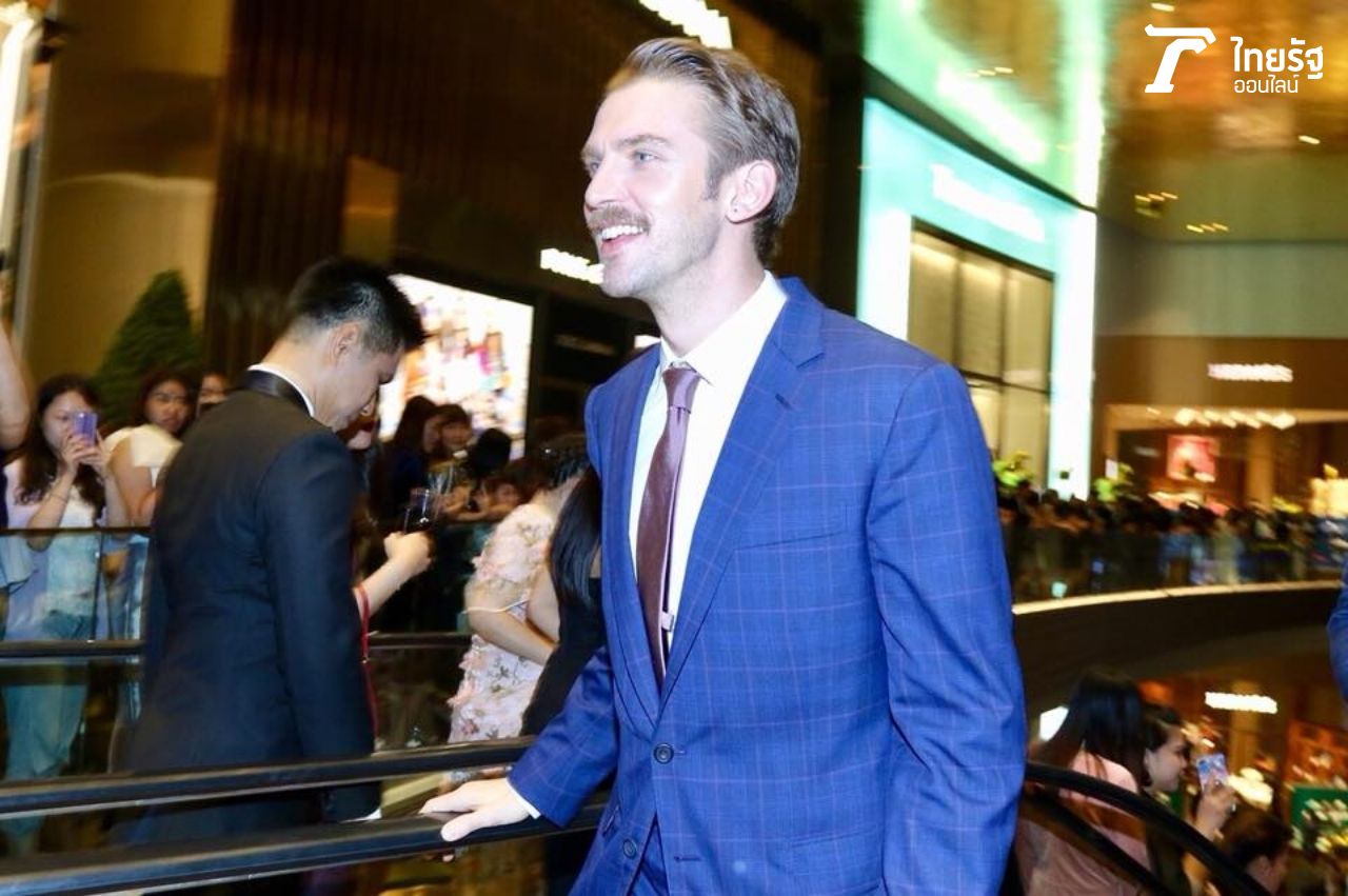 เรียกเลย ผัว 2018 แฟนหนังตัวจริงต้องจำได้แม่น แดน สตีเวนส์ หอบความหล่อมาให้เห็นชัดๆ กันแล้ว จากหนังฮิตจริง บิวตี้แอนด์เดอะบีสต์ Beauty and the Beast โฉมงามกับเจ้าชายอสูร