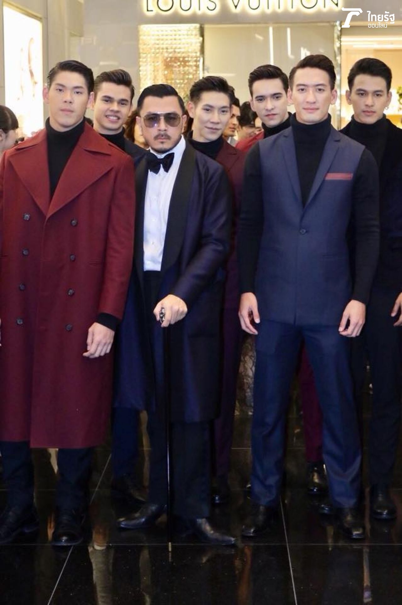 อะไร ยังไง ทีมนี้ 