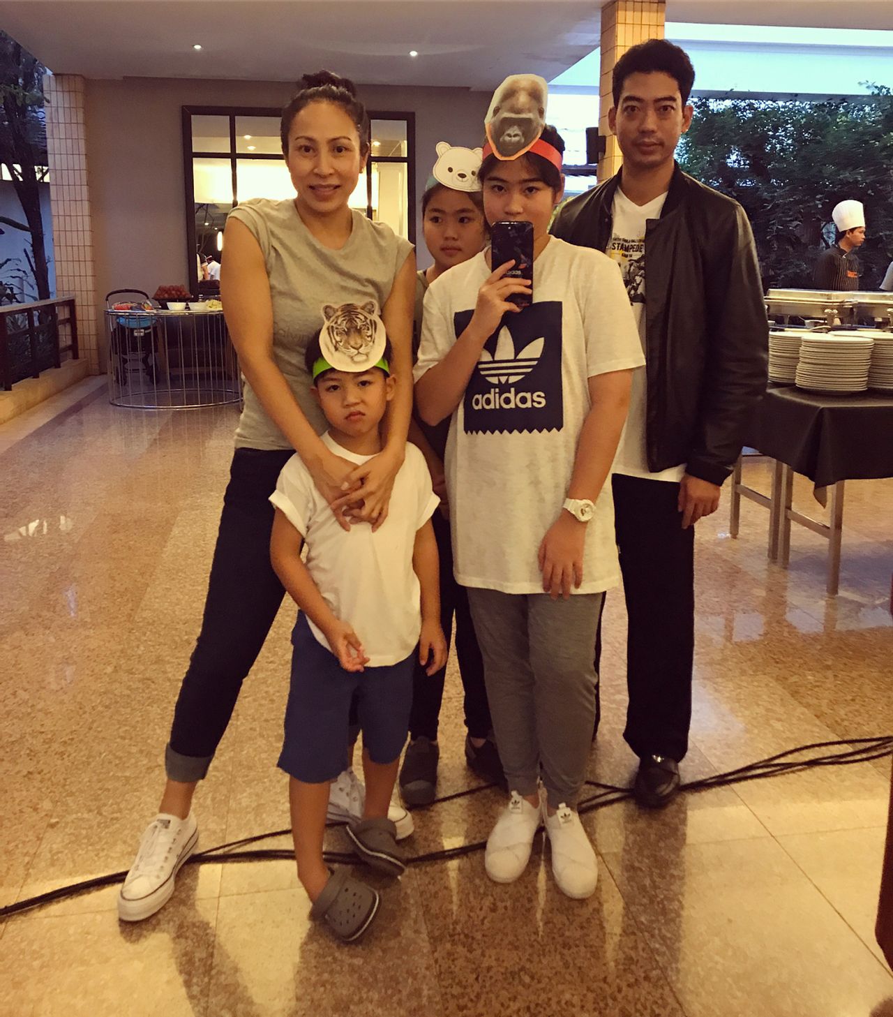 กิ๊ก สุวัจนี กับสามีและลูกๆ ทั้ง 3 คน