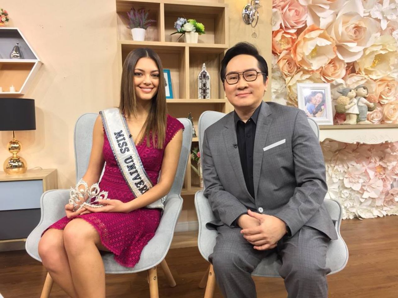 (ขวามือ) ป๊อป ธนวัฒน์ วันสม ประธานบริษัททีดับบลิวอินเวสเมนท์กรุ๊ป TW Inverstment Group อดีตผู้ได้ถือลิขสิทธิ์ การจัดการประกวดมิสยูนิเวิร์ส 2018