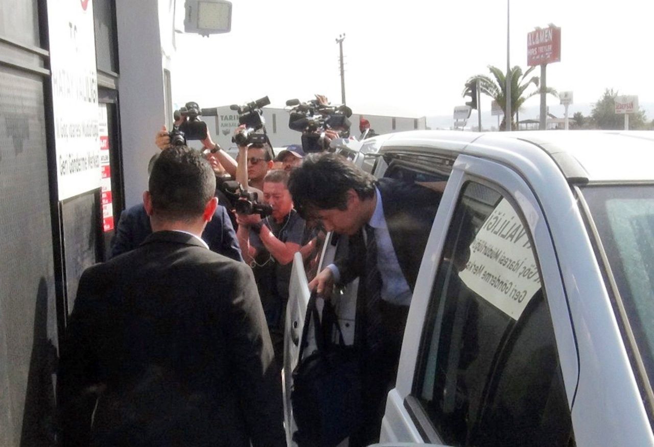 จุมเป ยาสุดะ ลงจากรถที่เมืองอันตาเกีย