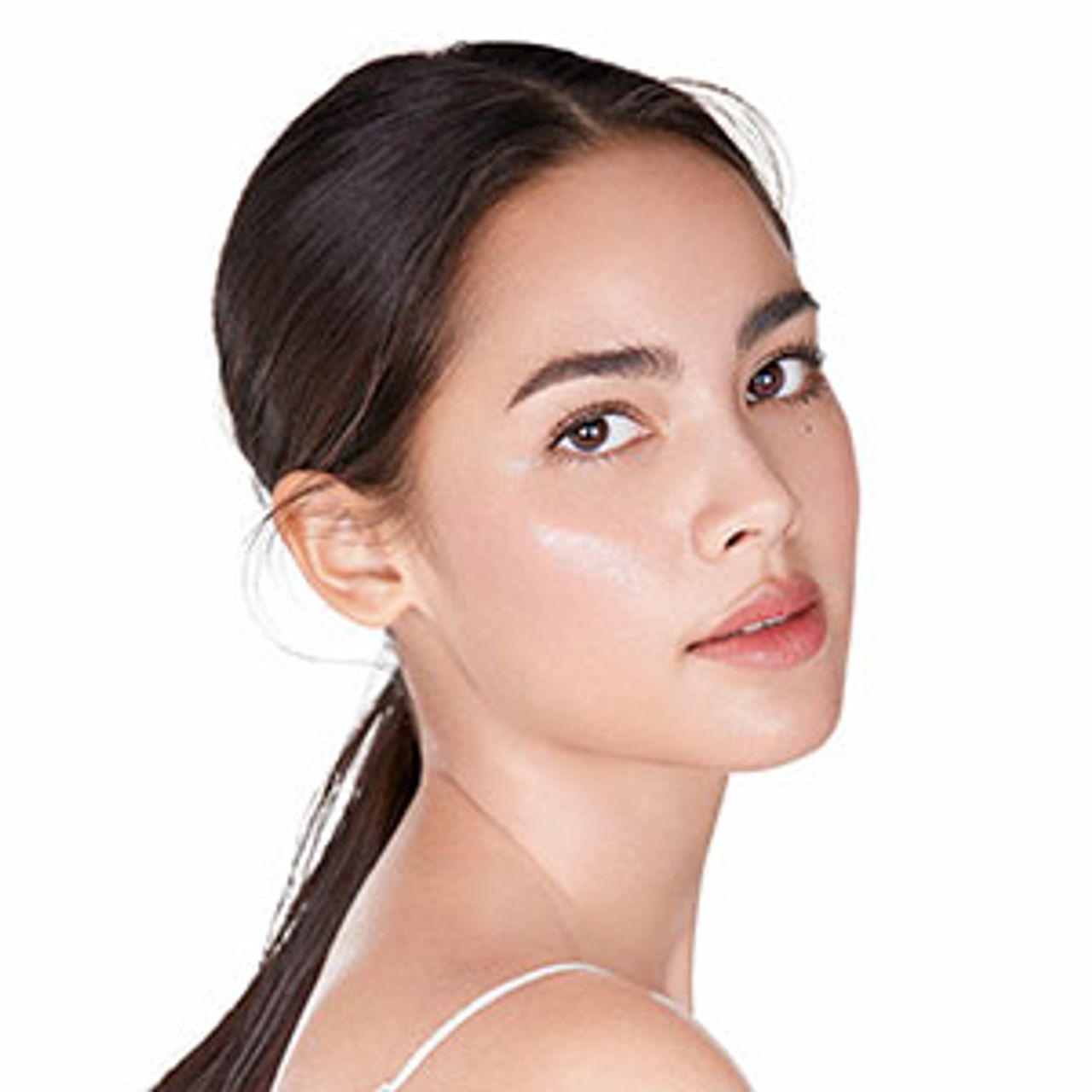บรรดาติ่งร้องว้าวเลย เมื่อ ญาญ่า–อุรัสยา คว้าพรีเซนเตอร์คนใหม่ของ Namu Life Snail white Icy Mask มาส์กเนื้อเกล็ดหิมะที่ช่วยให้ผิวดูโกลว์ นุ่ม เด้ง เพียงข้ามคืน.