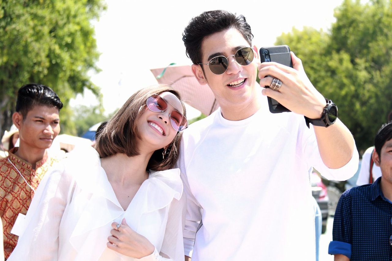 เซลฟี่กันเองซะงั้น.
