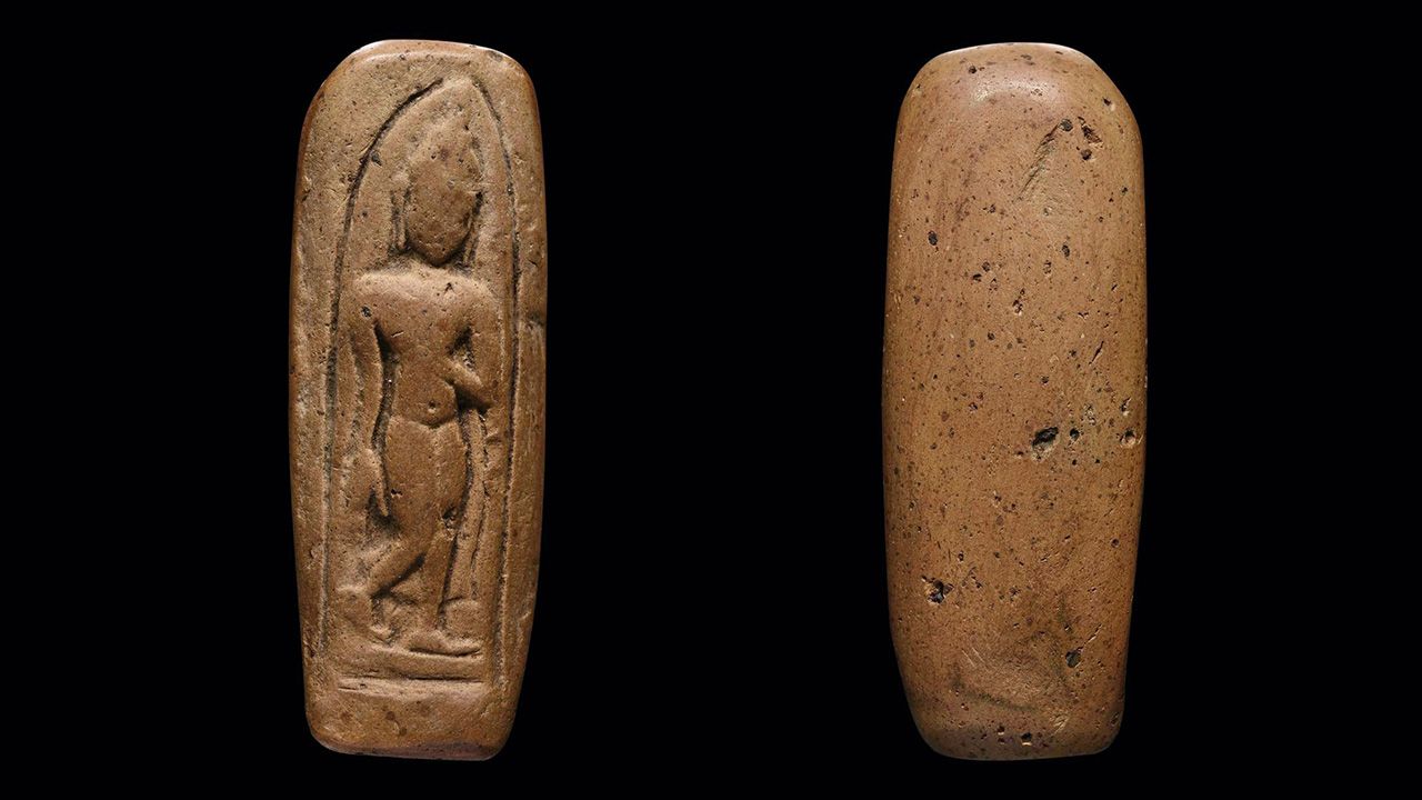 พระกำแพงลีลา เม็ดขนุน กรุลานทุ่งเศรษฐี ของ เปี้ย ท่าพระจันทร์.