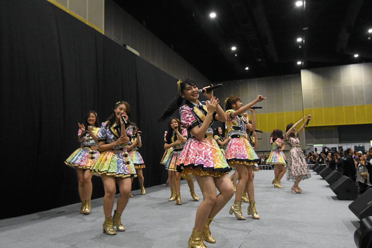 'ชัชซี่' ร่วมให้ความสุขเหล่าโอตะ