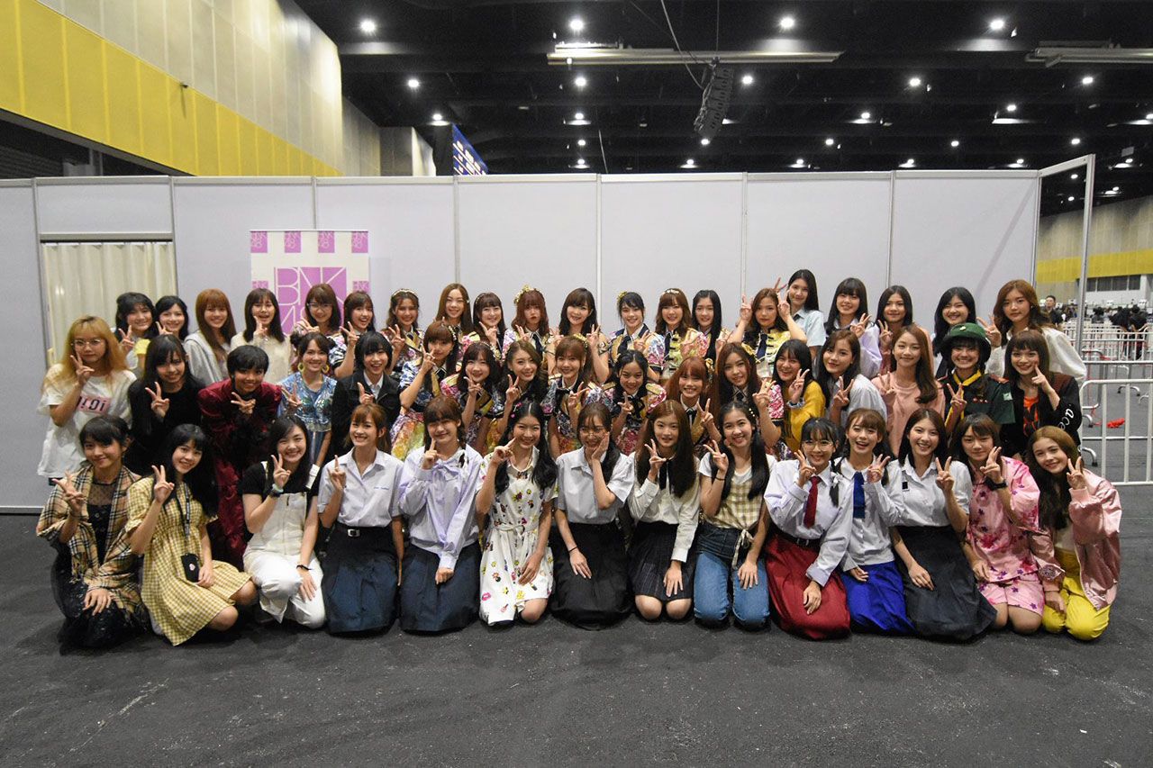 รวม BNK48 สองรุ่น