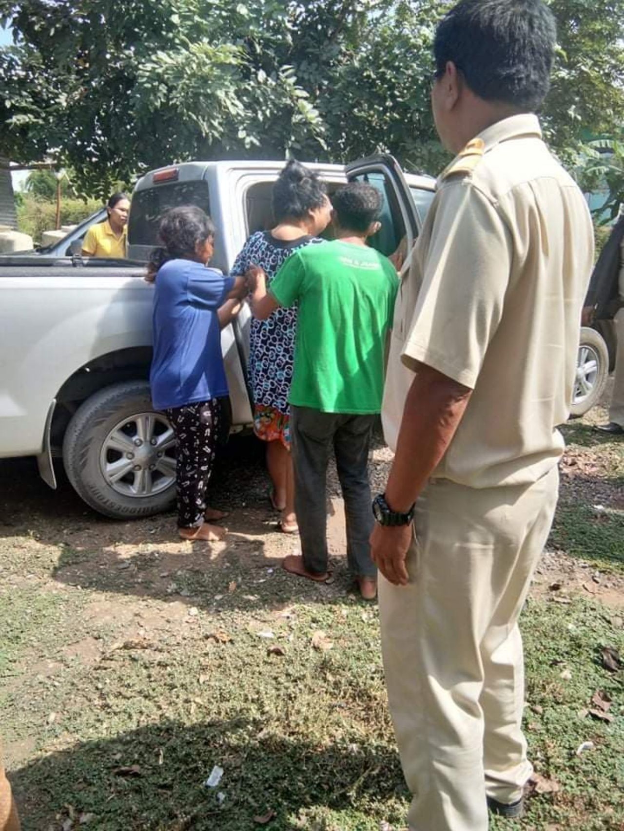  อบต.สายลำโพง ช่วยจัดรถรับส่งนางใบเตยเดินทางไปขอใบรับรองความพิการจากแพทย์ เมื่อ 12 พ.ย. 61