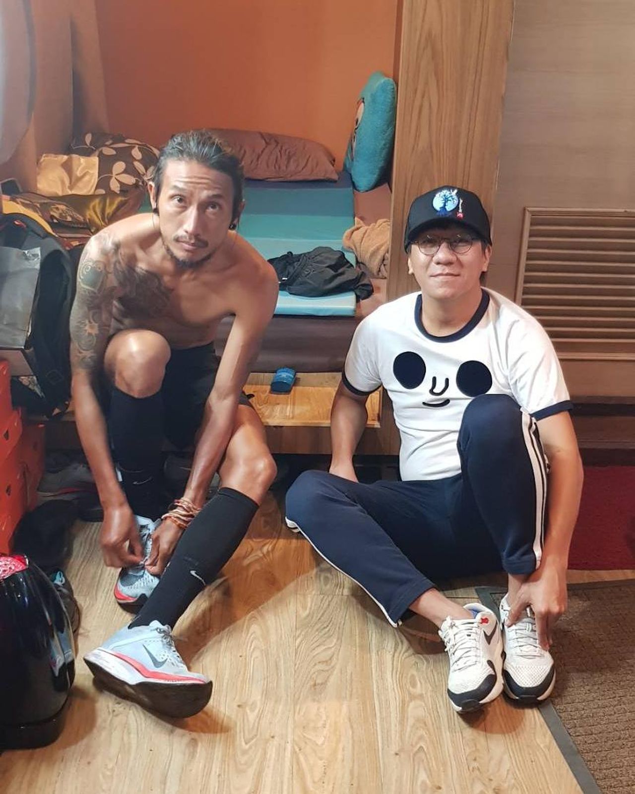 ตูน บอดี้สแลม และโน้ต อุดม เมื่อตอนที่ร่วมวิ่งในโครงการ 