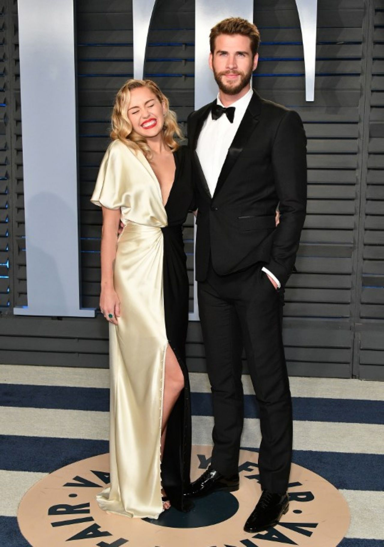 ไมลีย์ ไซรัส กับ เลียม เฮมส์เวิร์ธ 