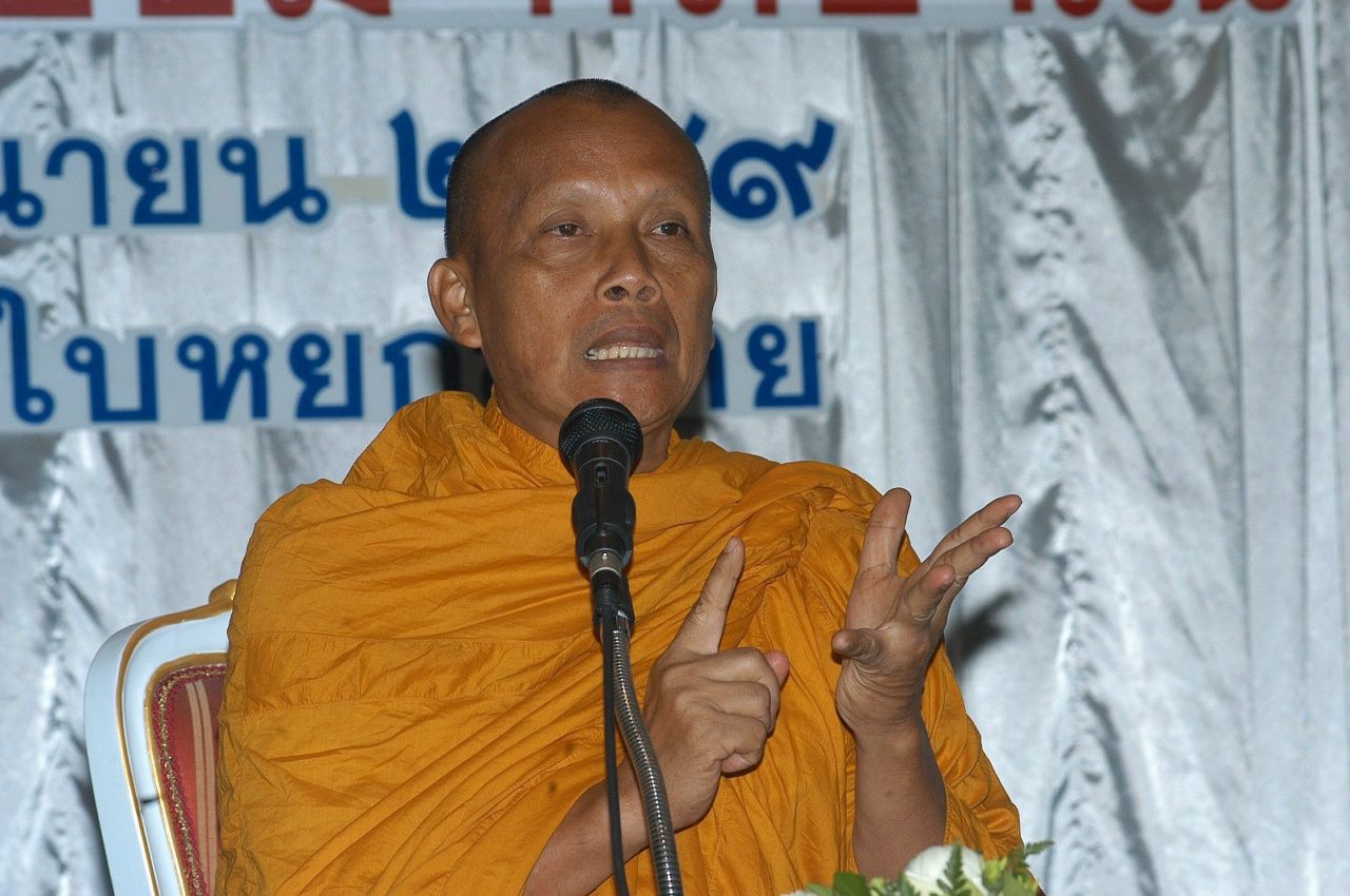 พระพยอม กัลยาโณ เจ้าอาวาสวัดสวนแก้ว 