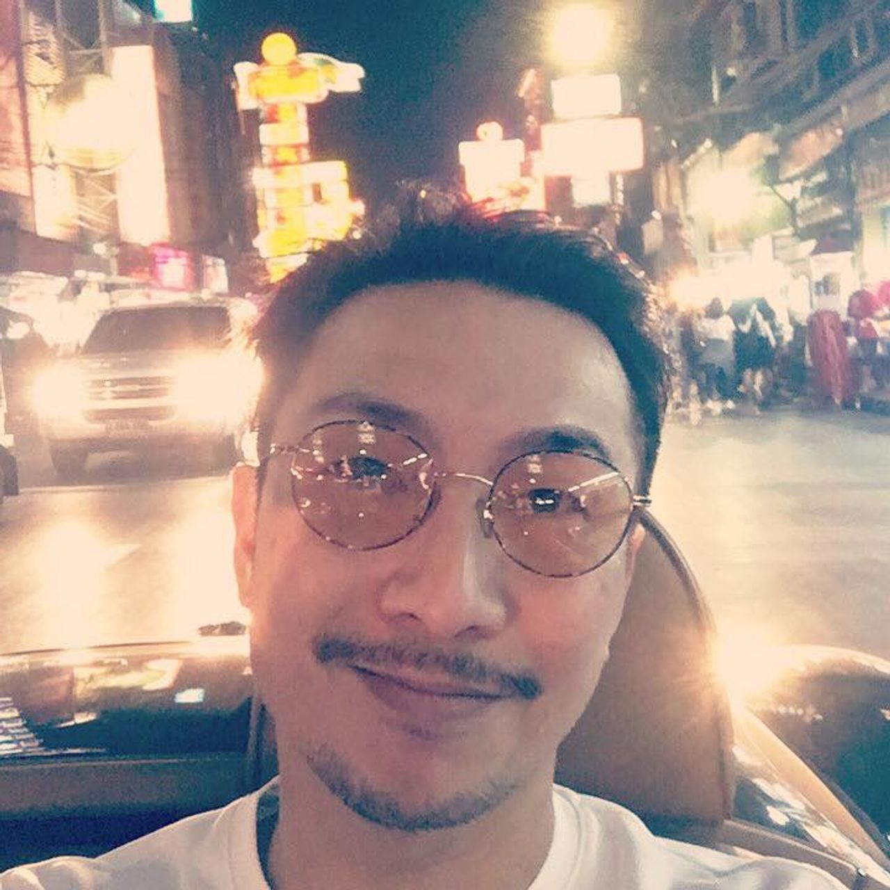 โจอี้ บอย ขอบคุณภาพจากเฟซบุ๊ก Apisit Joeyboy Opasaimlikit