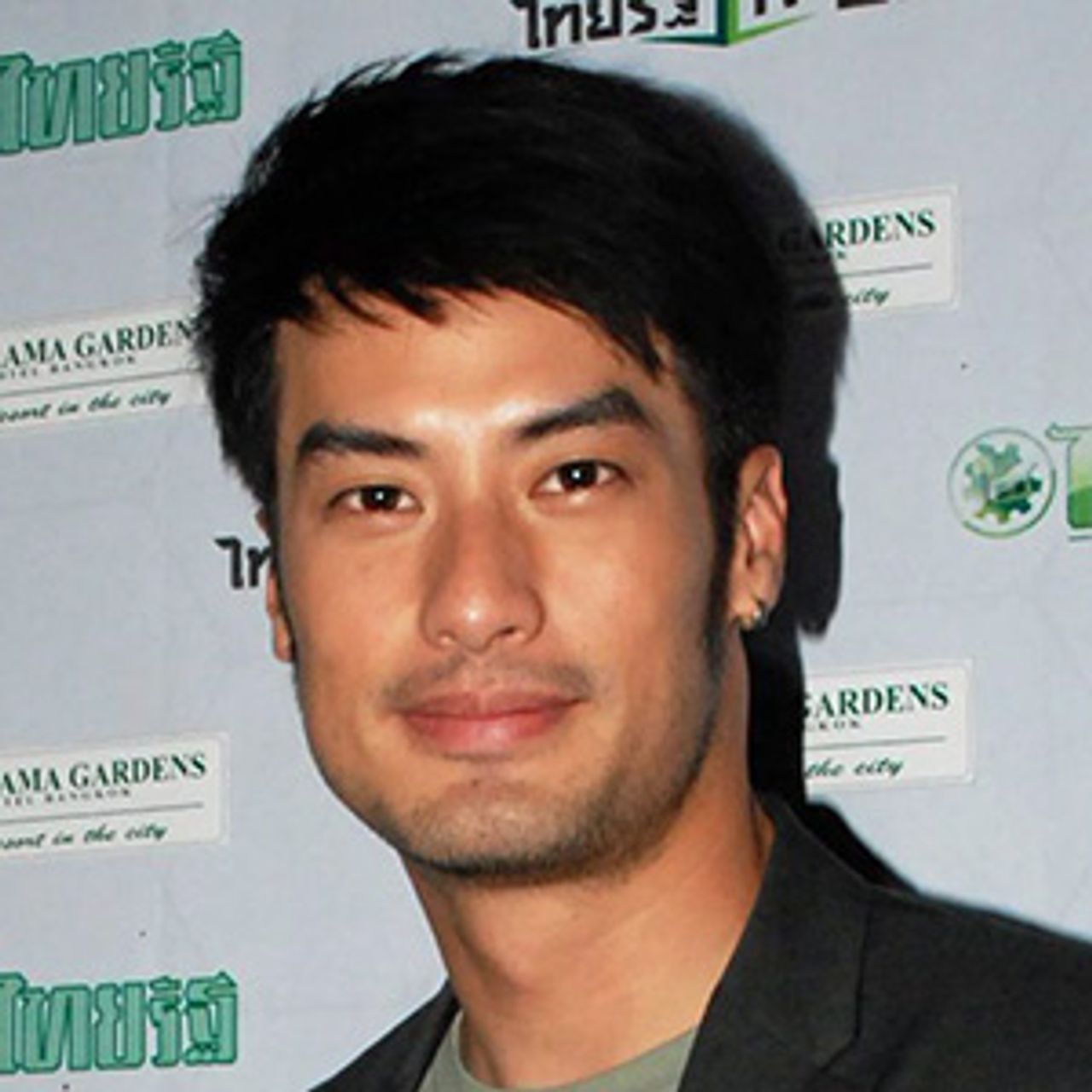 นอกจาก บอย-ปกรณ์ บอกว่า “โสด” แล้ว เพื่อนแก๊ง “คนดีที่ไหน” อย่าง เกรท-วรินทร ยังยืนยันอีกปาก “เค้าไม่มีแฟนจริงๆ ถ้ามีผมต้องรู้คนแรก”...ใช่ ไม่งั้นโดนเผาไปแร้ว!