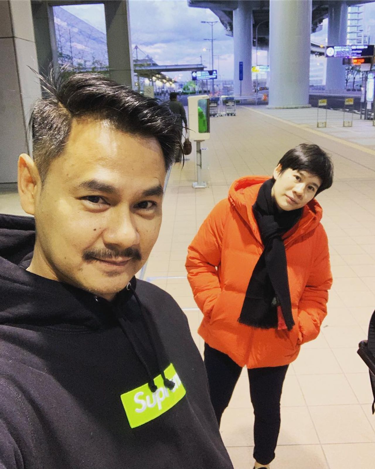 เวฟ-บุ้ง