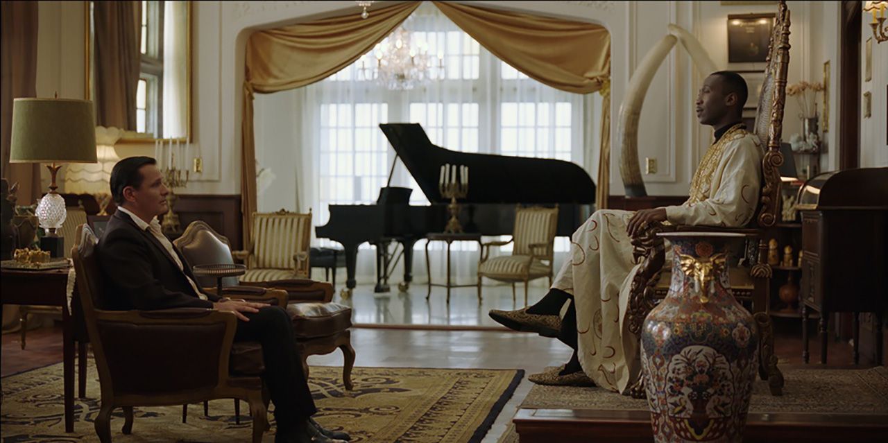 ภาพนี้ก็เล่าเรื่อง...น่าจะเป็นคีย์ของเรื่องเลยทีเดียว